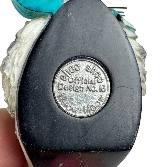 Willow Hall Shoo Shoo Figurine – “Meow Meow” Cat High Heel – Design No. 16 - Picture 8 of 8